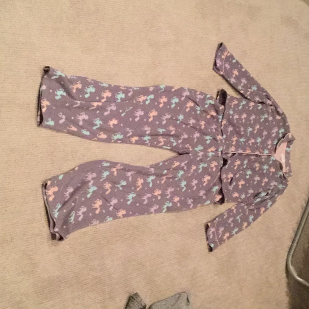 PJ salvage unicorn PJ’s (pink buttons) *grey*